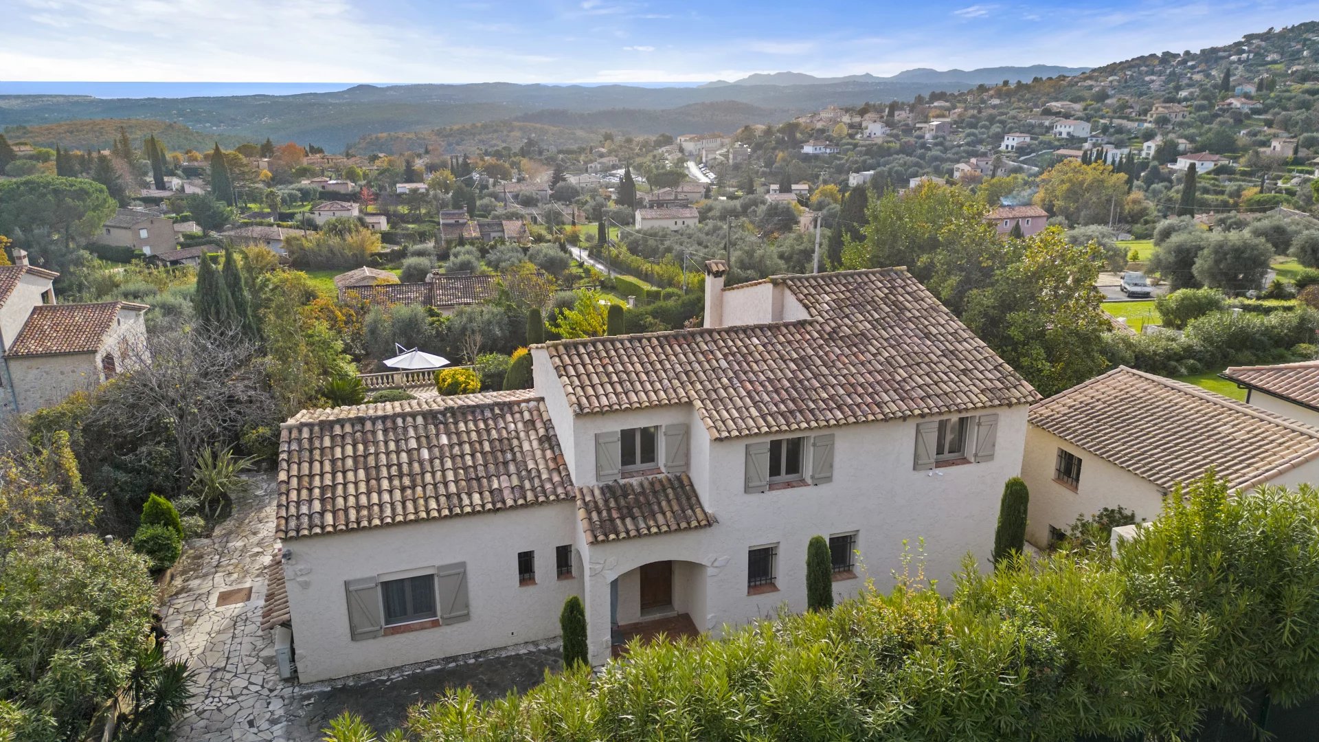 Provençal Villa with Panoramic Sea and Mountain Views