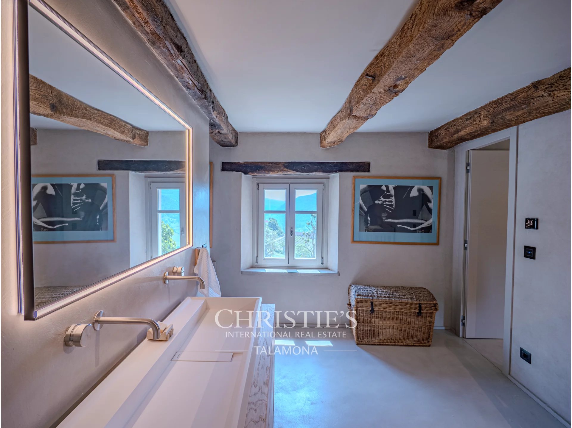 4 Bedroom Villa/Townhouse's Image 43