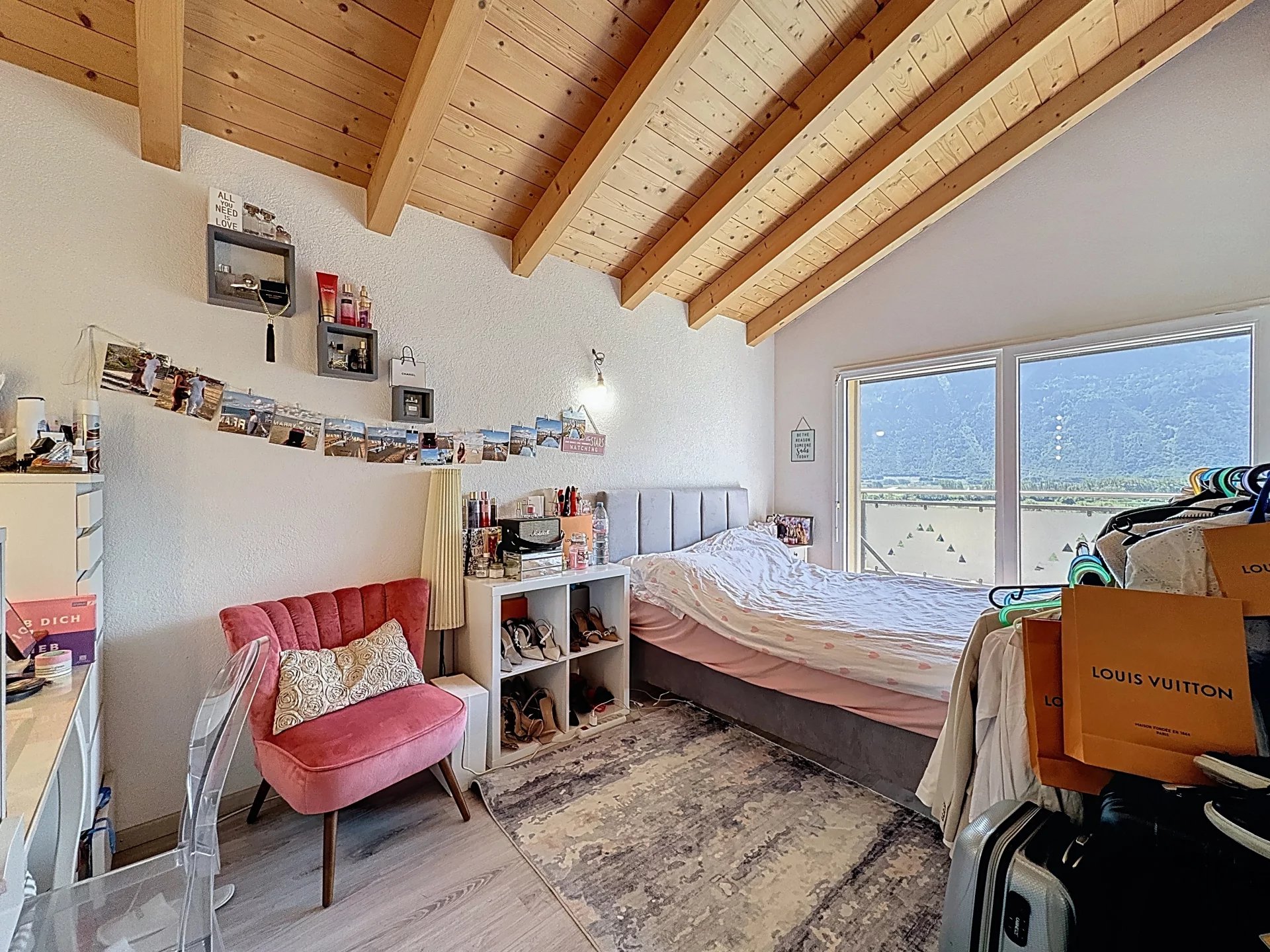 Modernité et luminosité pour cette villa de 5.5 pièces