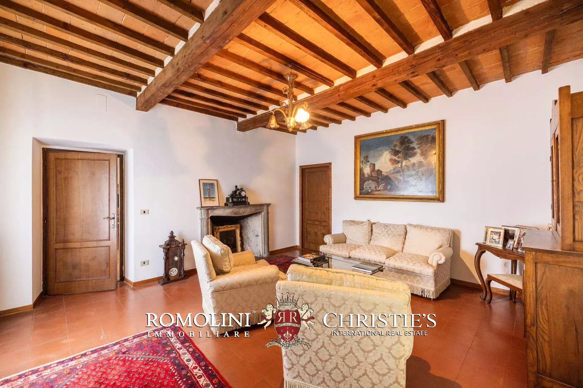 7 Bedroom Villa/Townhouse's Image 27