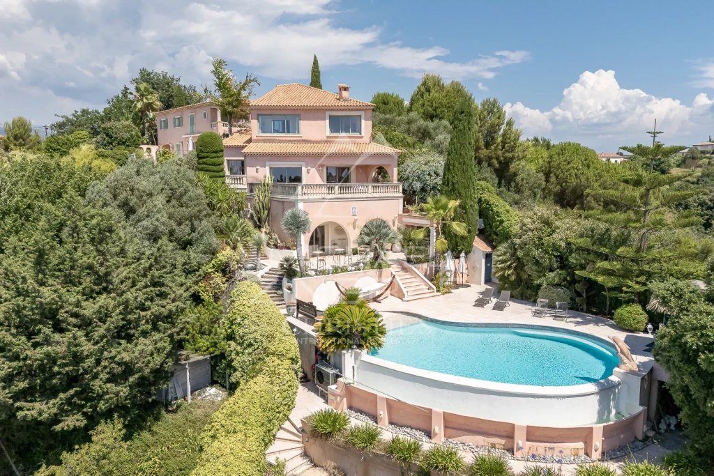 Villa for sale in Cagnes sur mer — Propriété provençale moderne avec vue mer panoramique