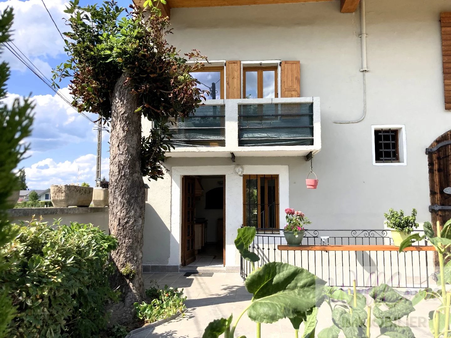 Appartement 3 pièces duplex à louer avec terrasse, parking et cave