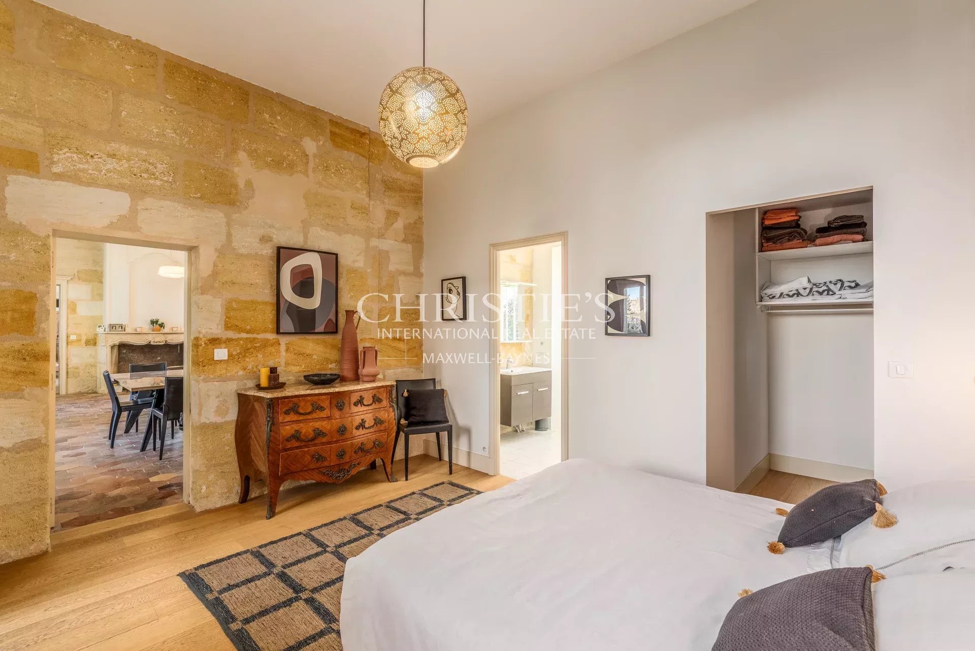 6 Bedroom Villa/Townhouse's Image 15