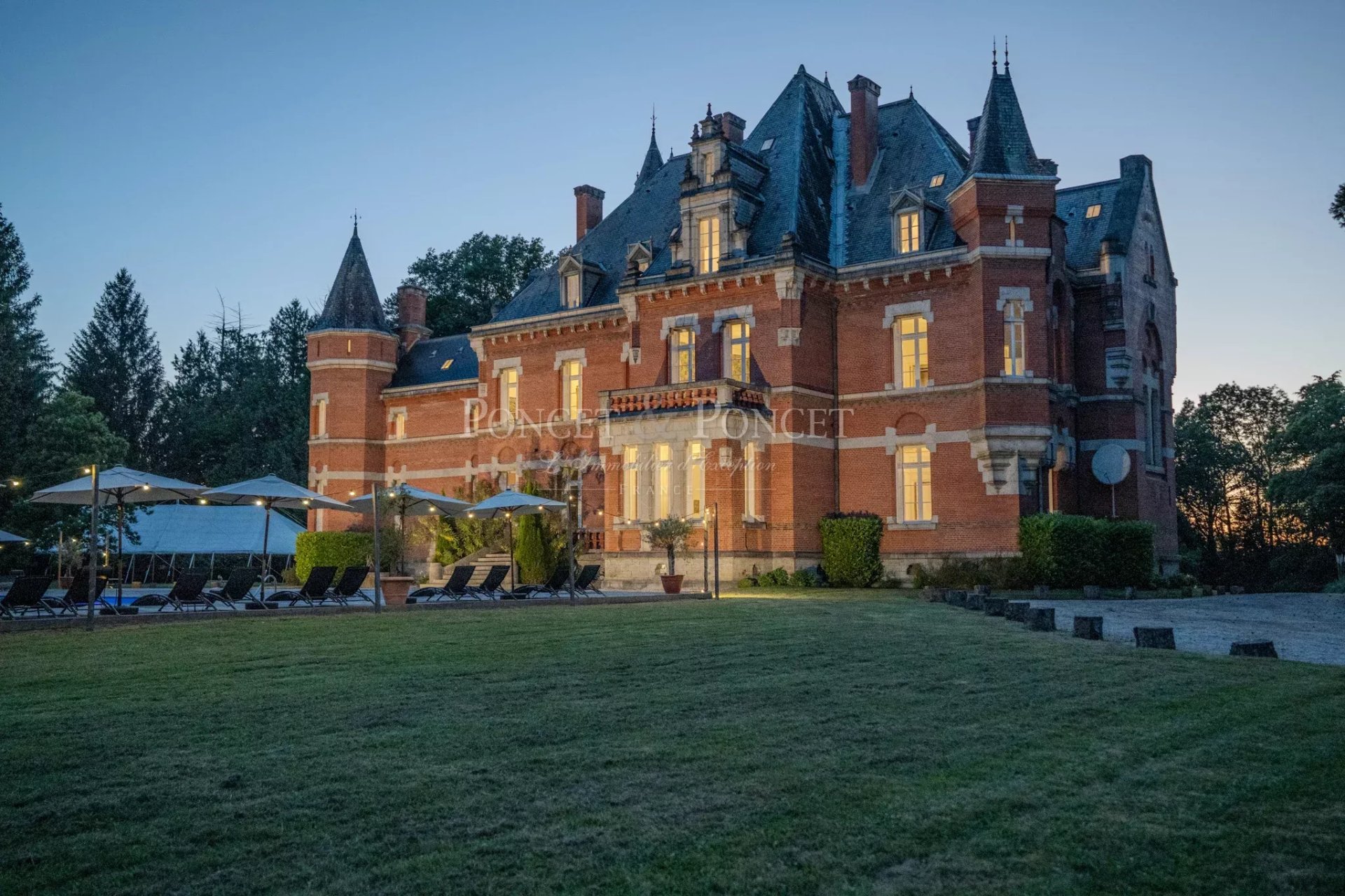 17 Bedroom Chateau's Image 29