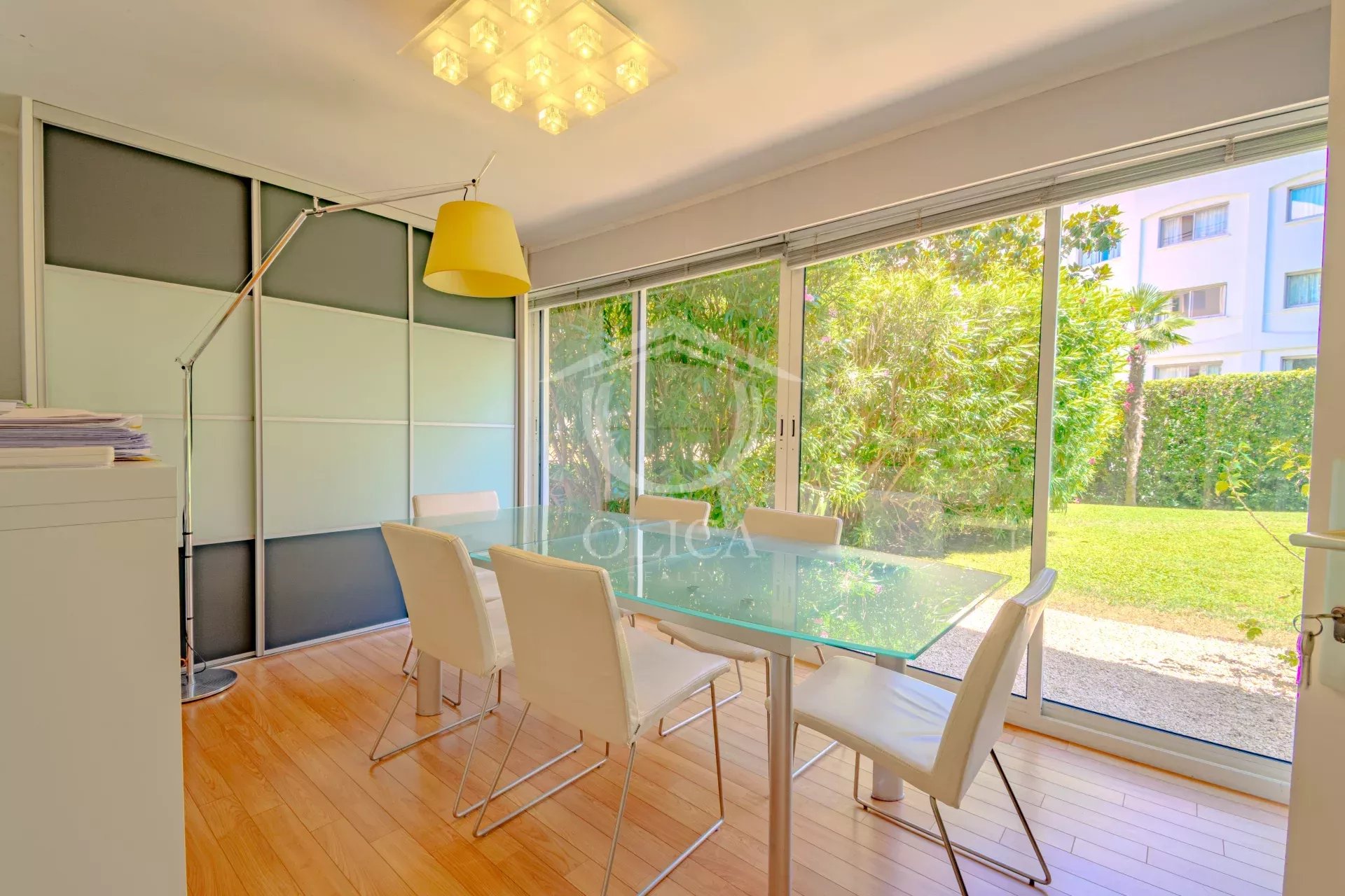 Agence immobilière de 