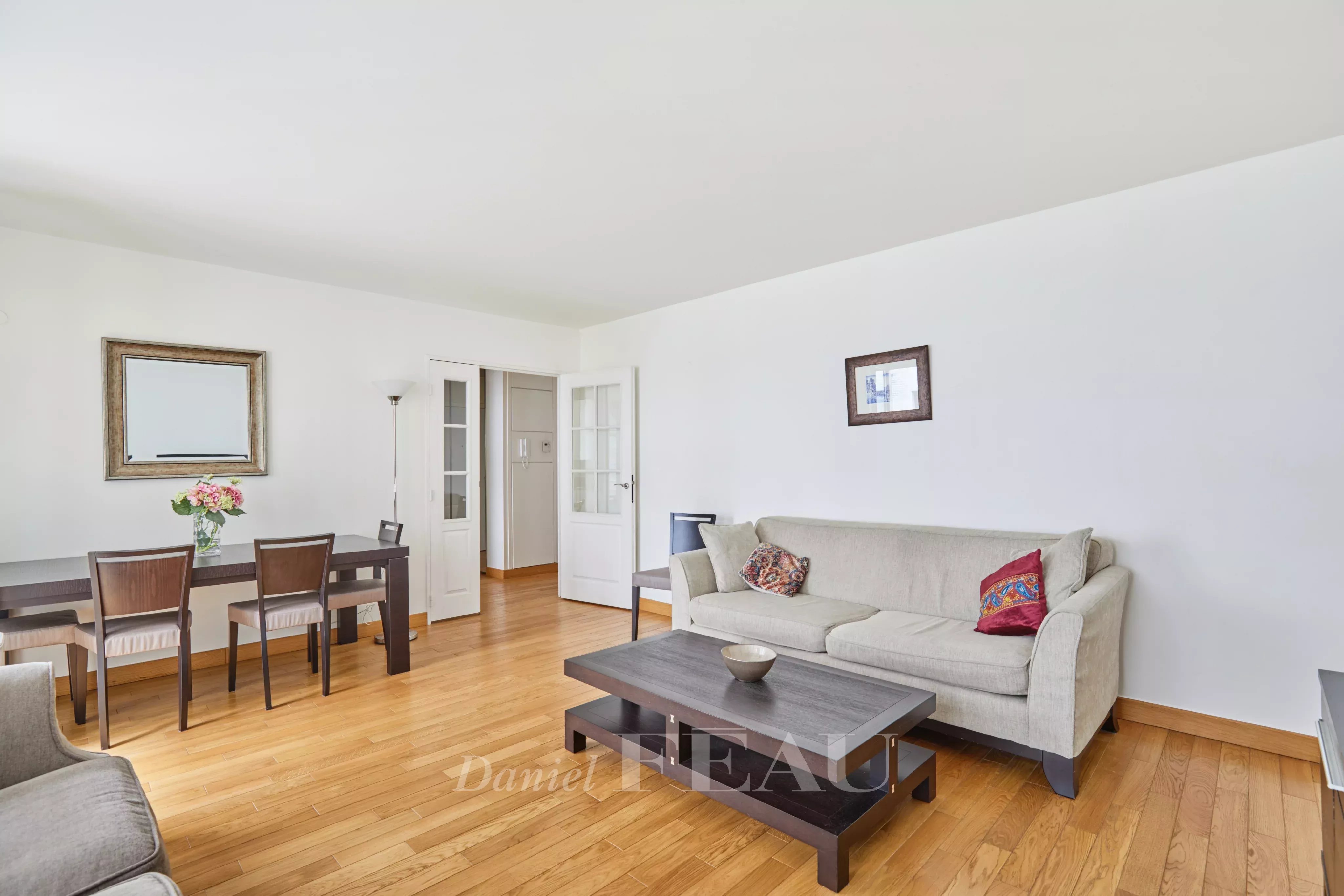 Salon lumineux exposé sud est