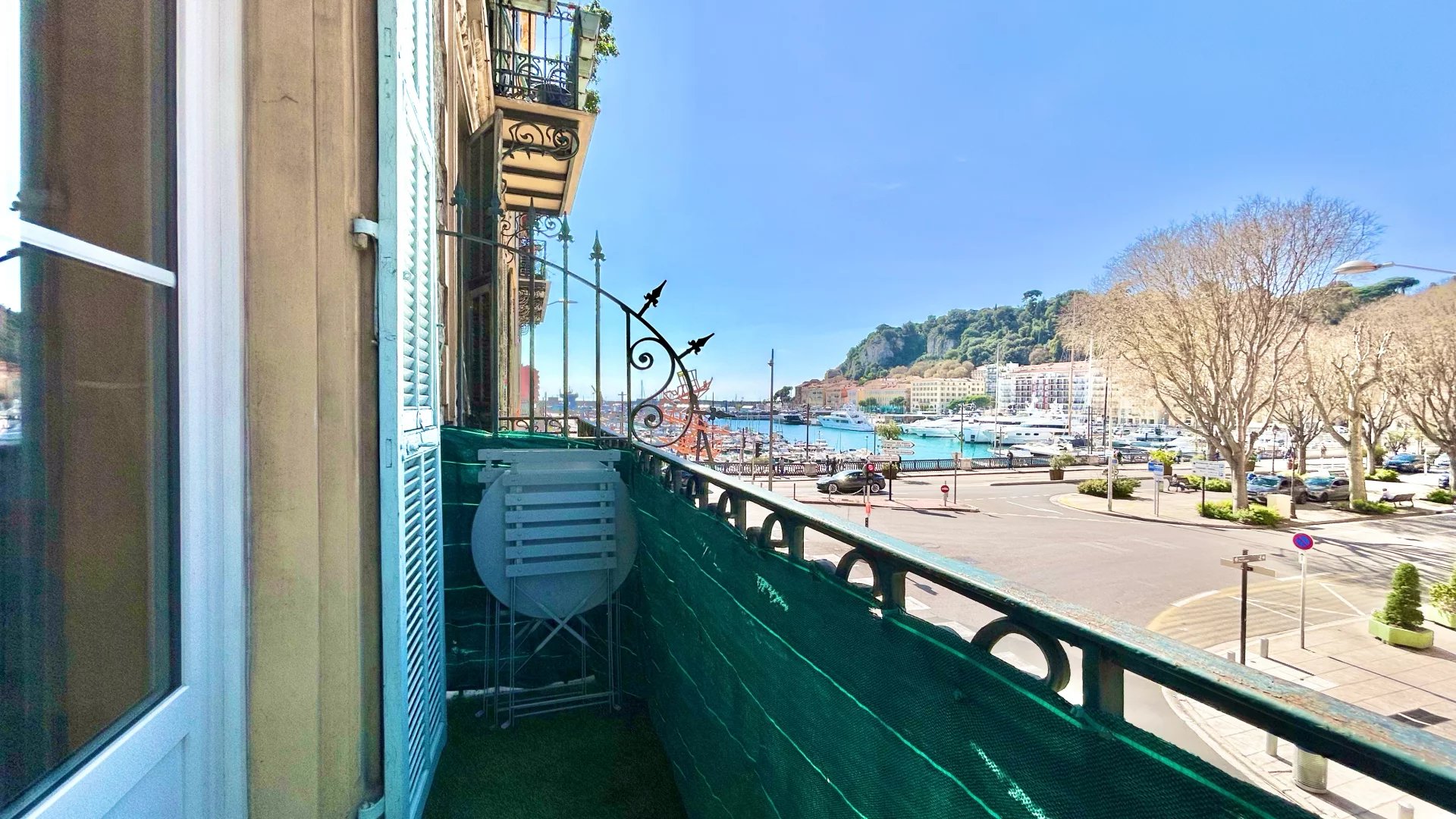 NICE LE PORT – 3 PIÈCES – BALCON – VUE PORT