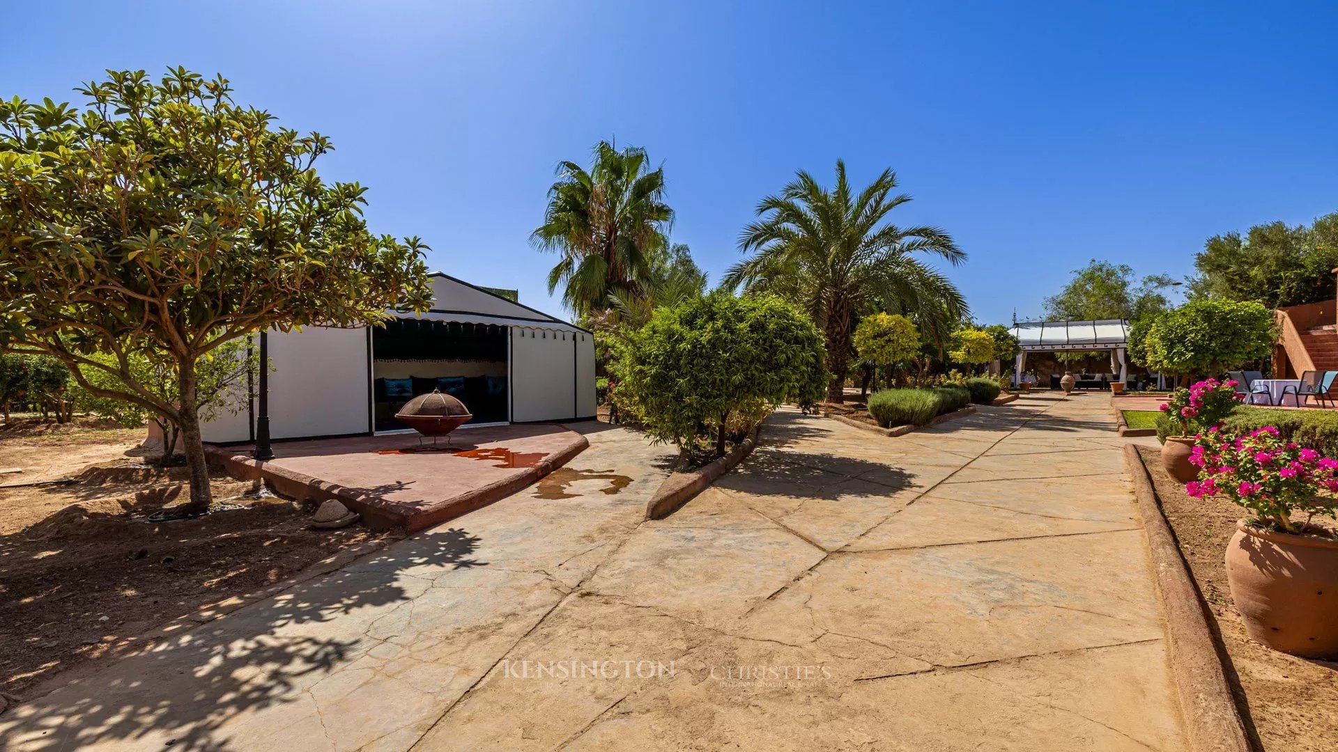 9 Bedroom Villa/Townhouse's Image 35