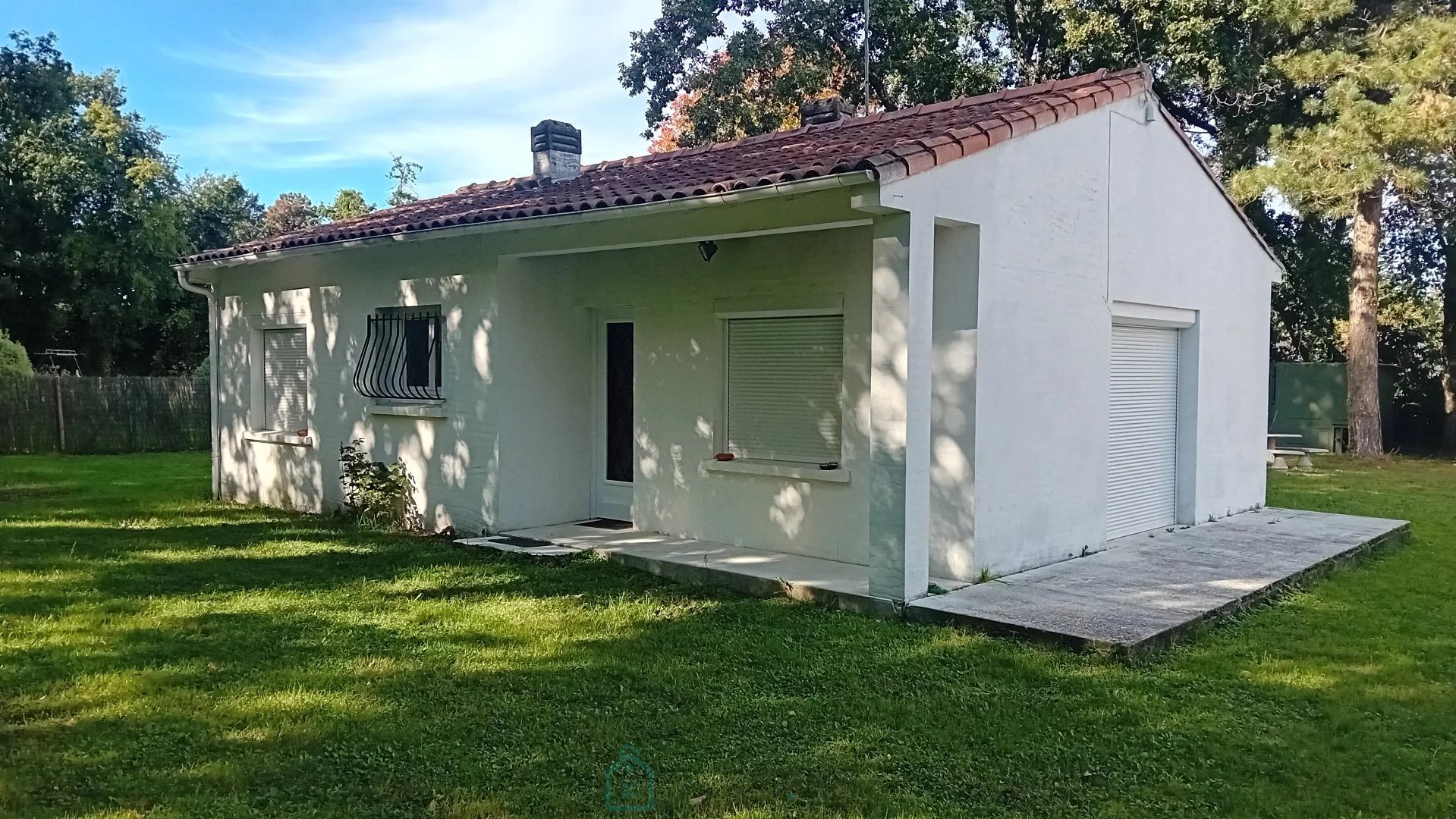 Petite maison sur grand terrain constructible à Saint Palais sur Mer