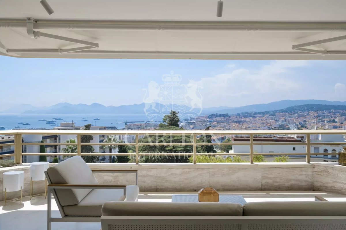 Basse Californie – Élégant appartement 4 pièces rénové avec vue sur la mer