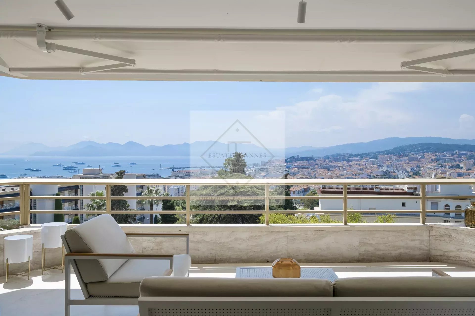 CANNES Californie - Vue panoramique mer  et environnement Cannes ! — photo 3