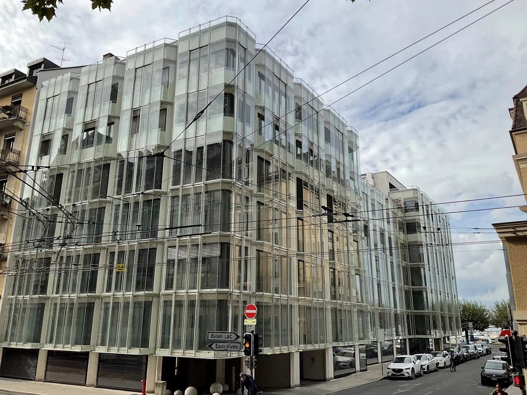 Très bel appartement de style moderne avec jolie vue sur le lac