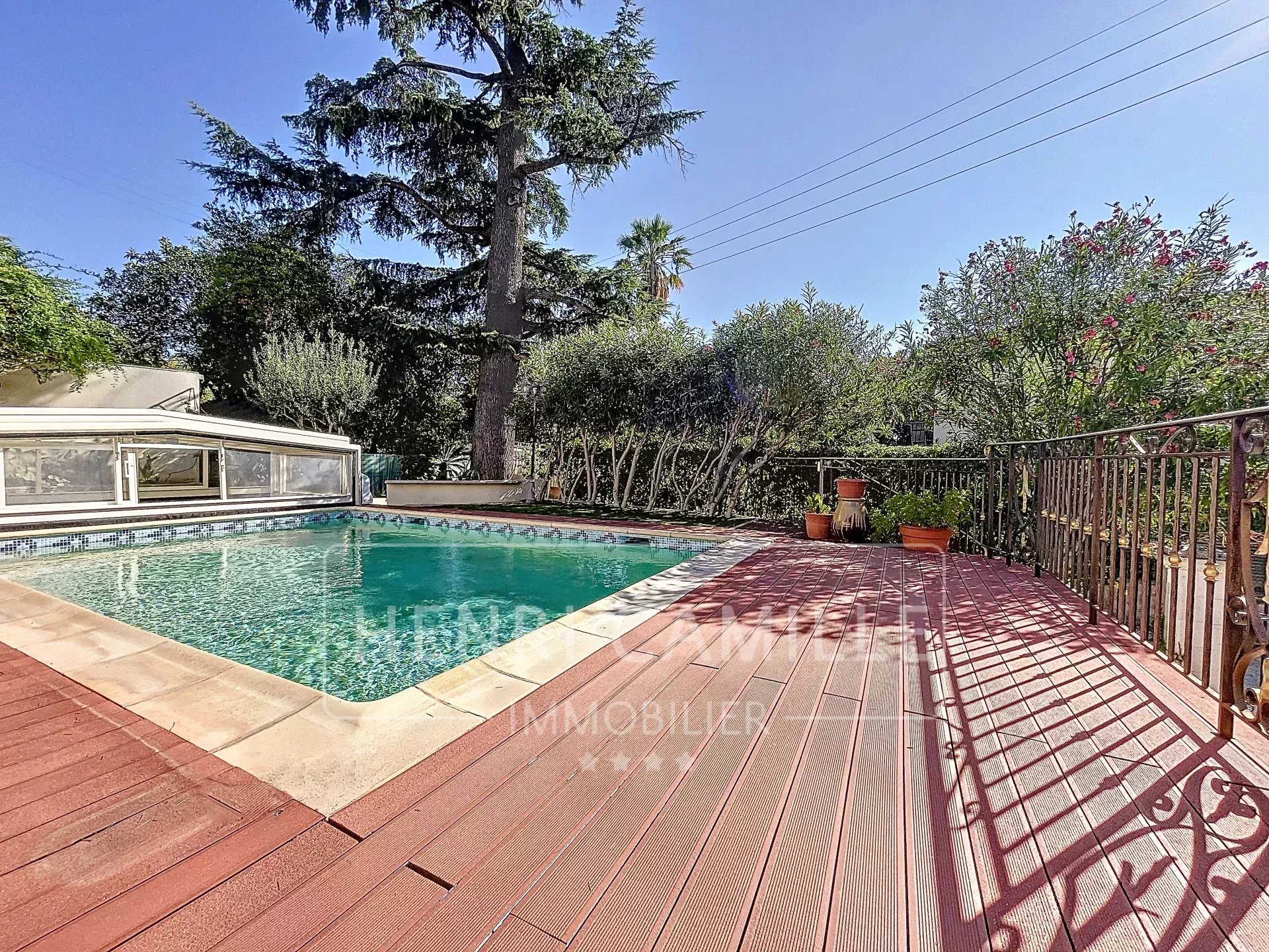 Agence immobilière de 