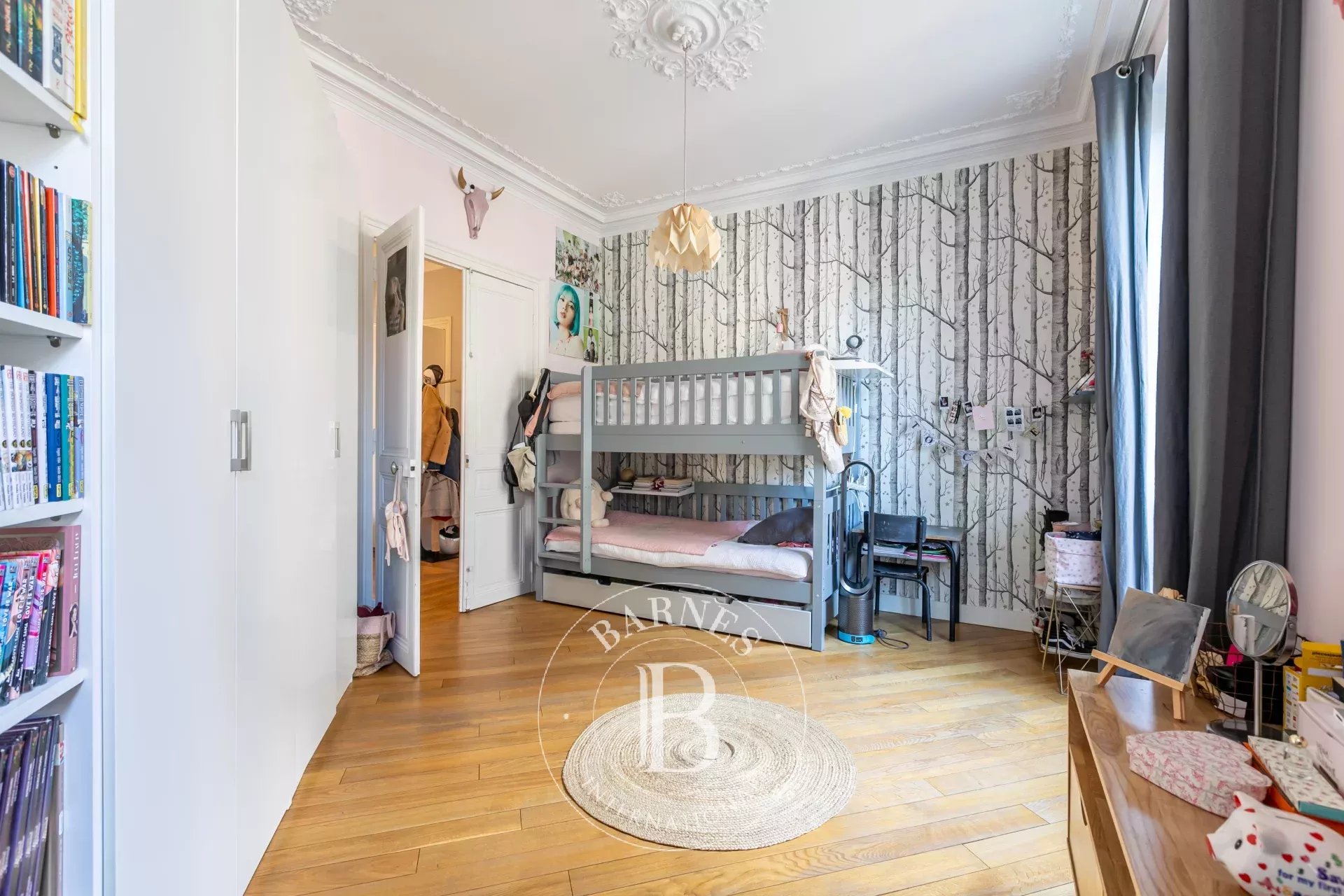 Sole agent: Paris 17 - Ternes Marché Lebon - 4-bedroom apartment - picture 10
