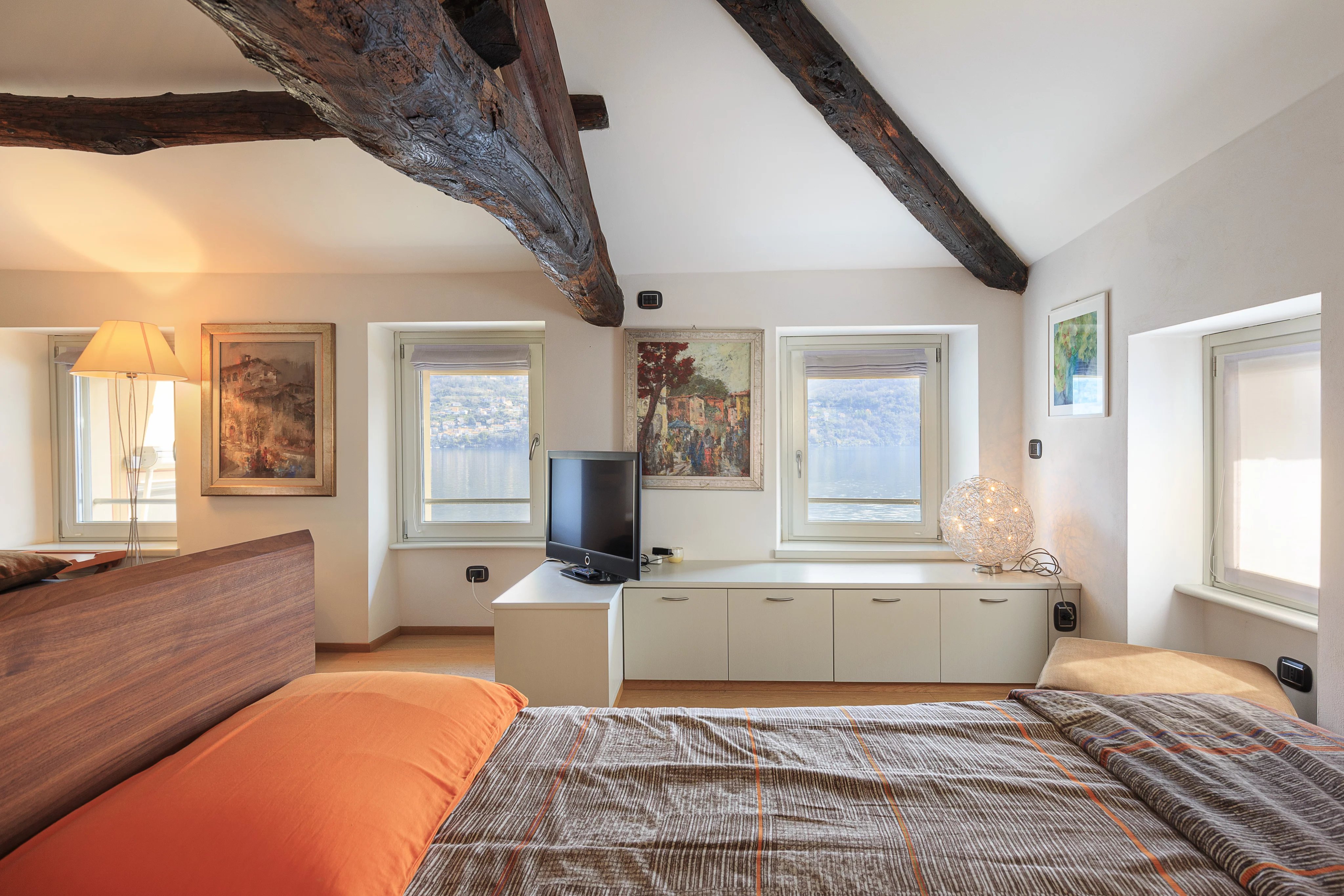 Rustic house in the historic center of Brienno - picture 21