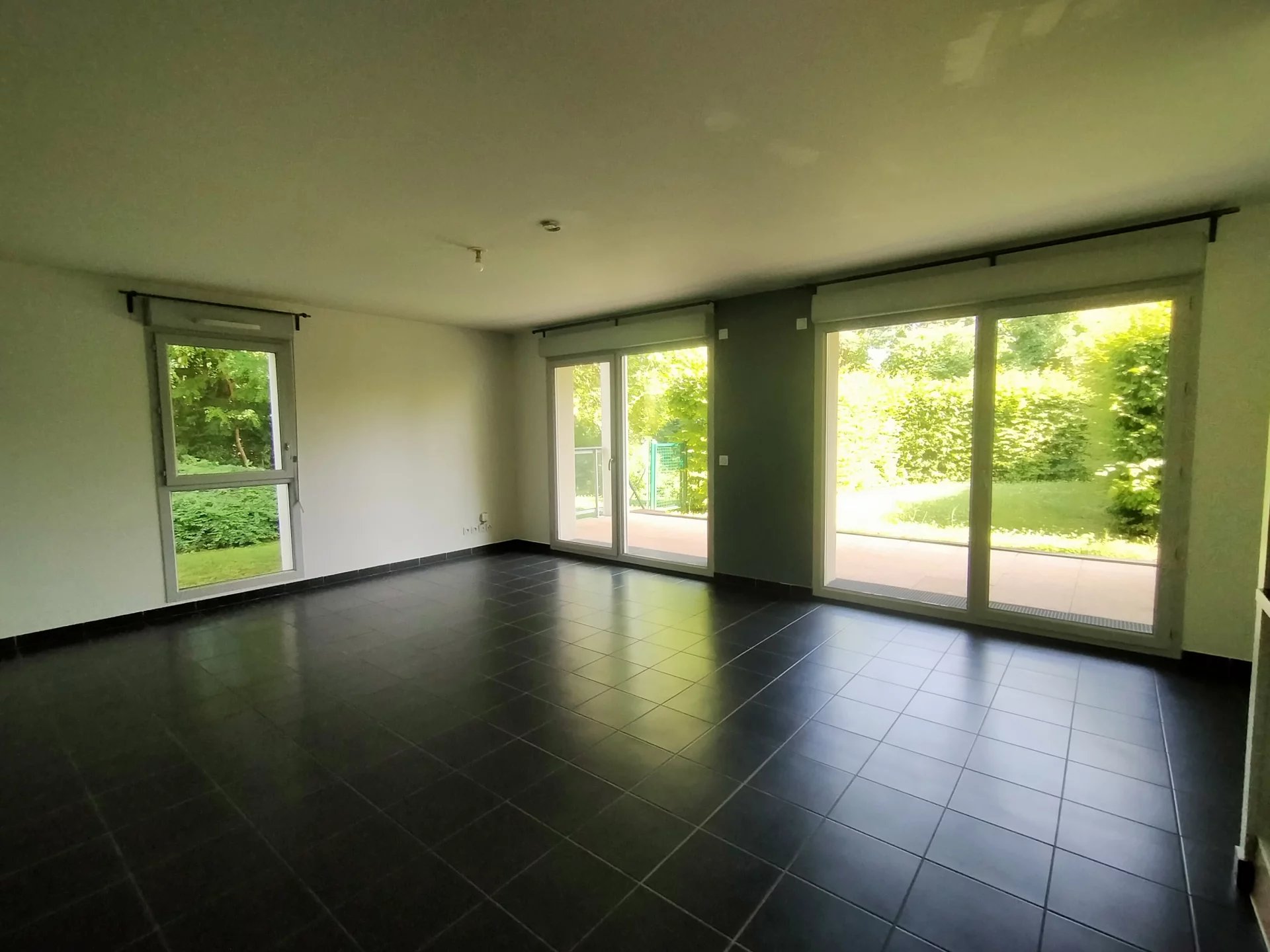 482322 Location Albigny-sur-Saône