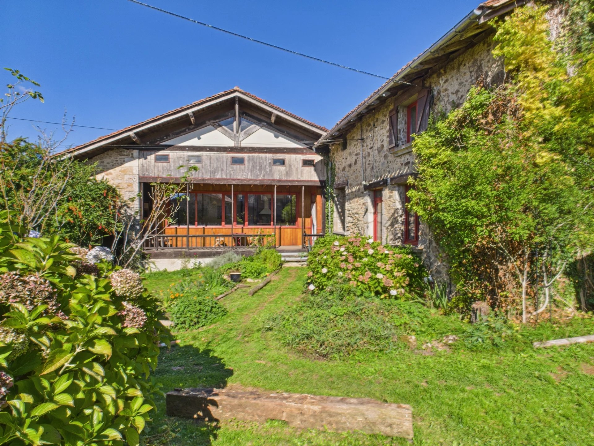 House in Maisonnais-sur-Tardoire - view 1