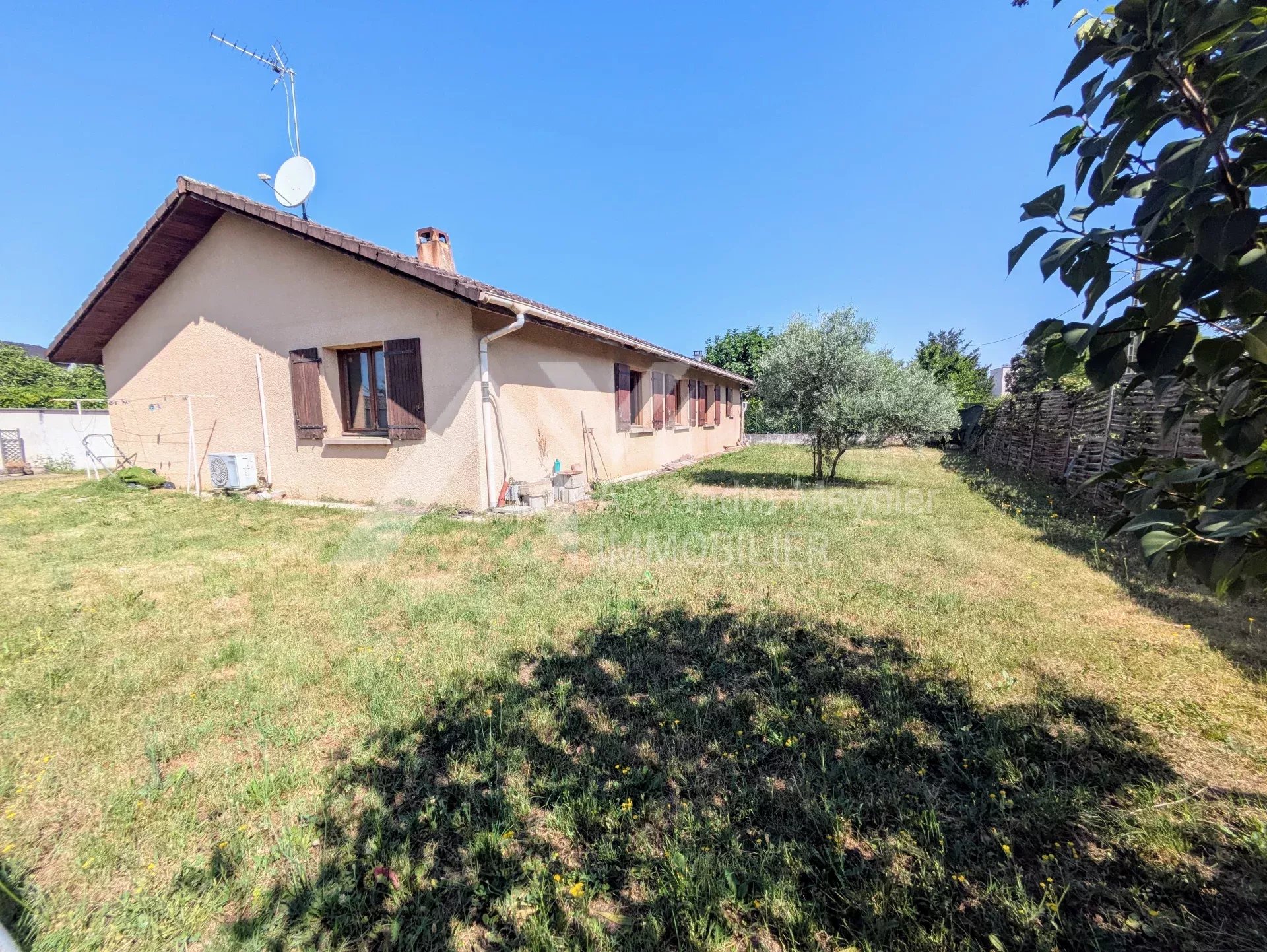 Agence immobilière de 