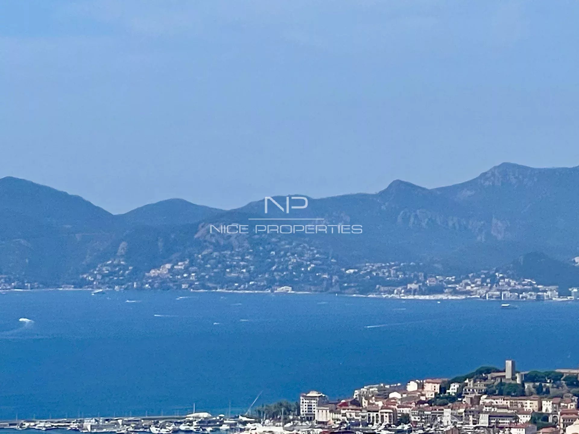 Villa Art Déco dans une belle propriété à Cannes