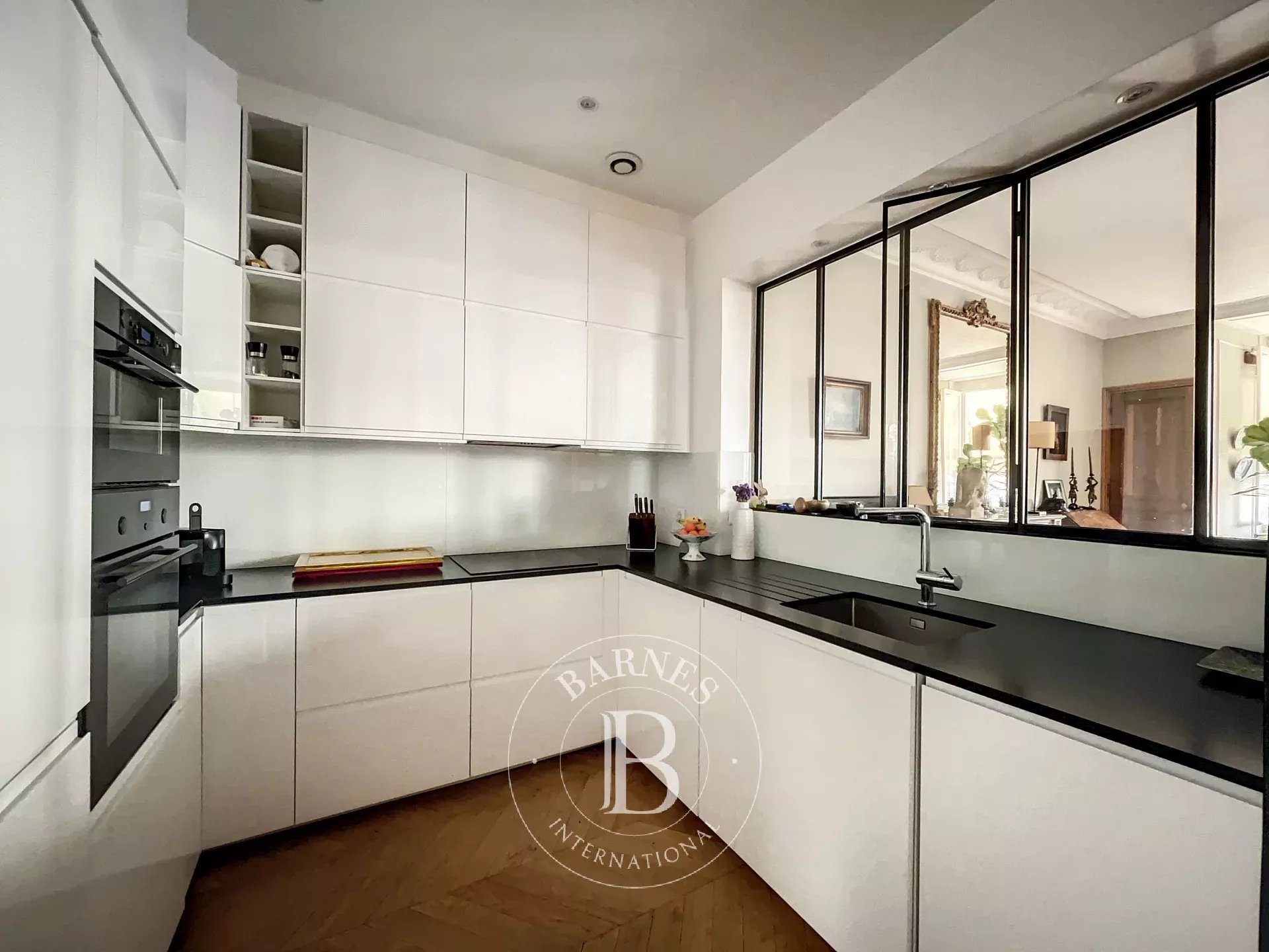 Daire Paris 8ème - picture 4