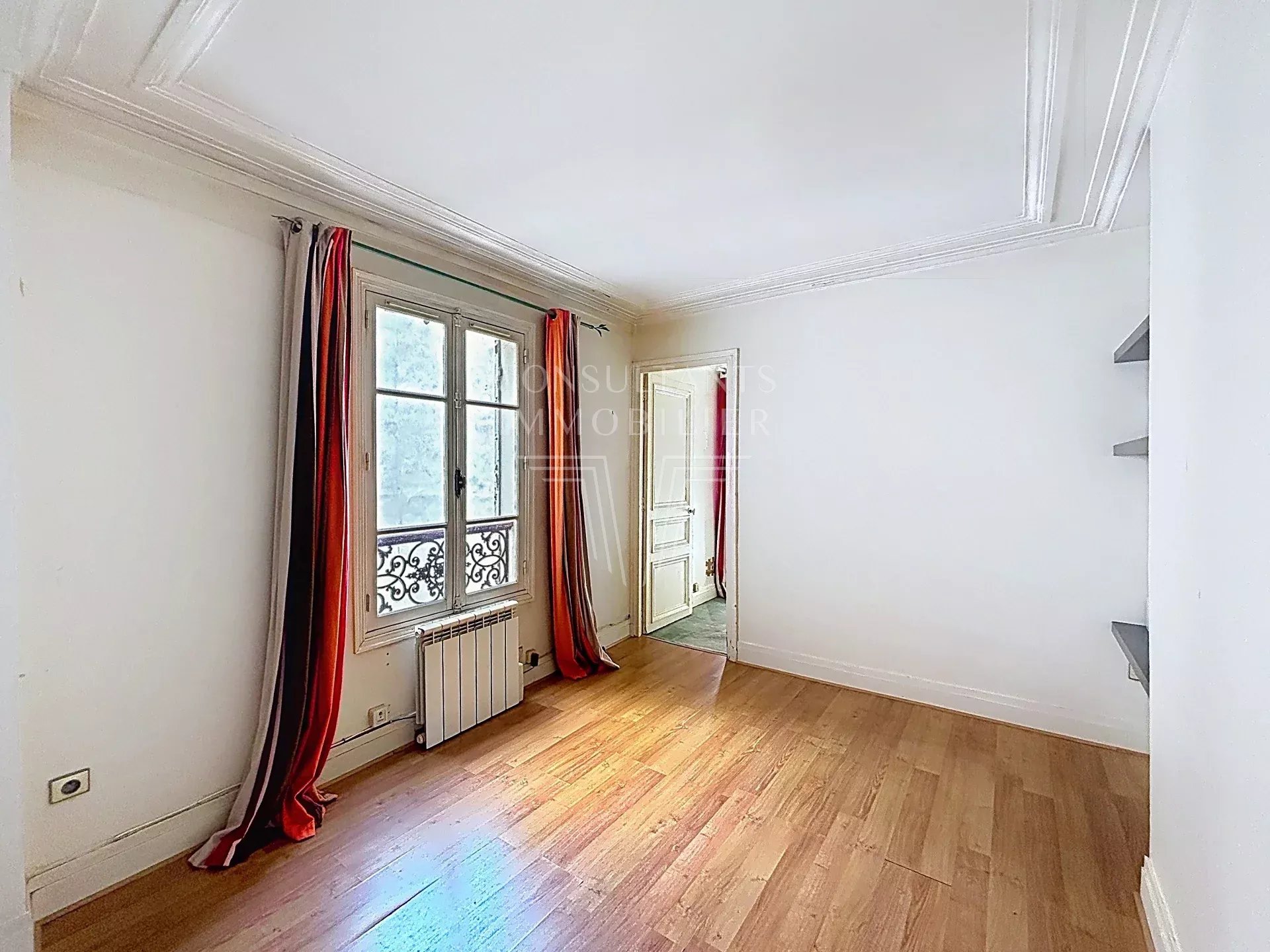 PLACE PARMENTIER. DEUX-PIÈCES EN ÉTAGE ÉLÉVÉ