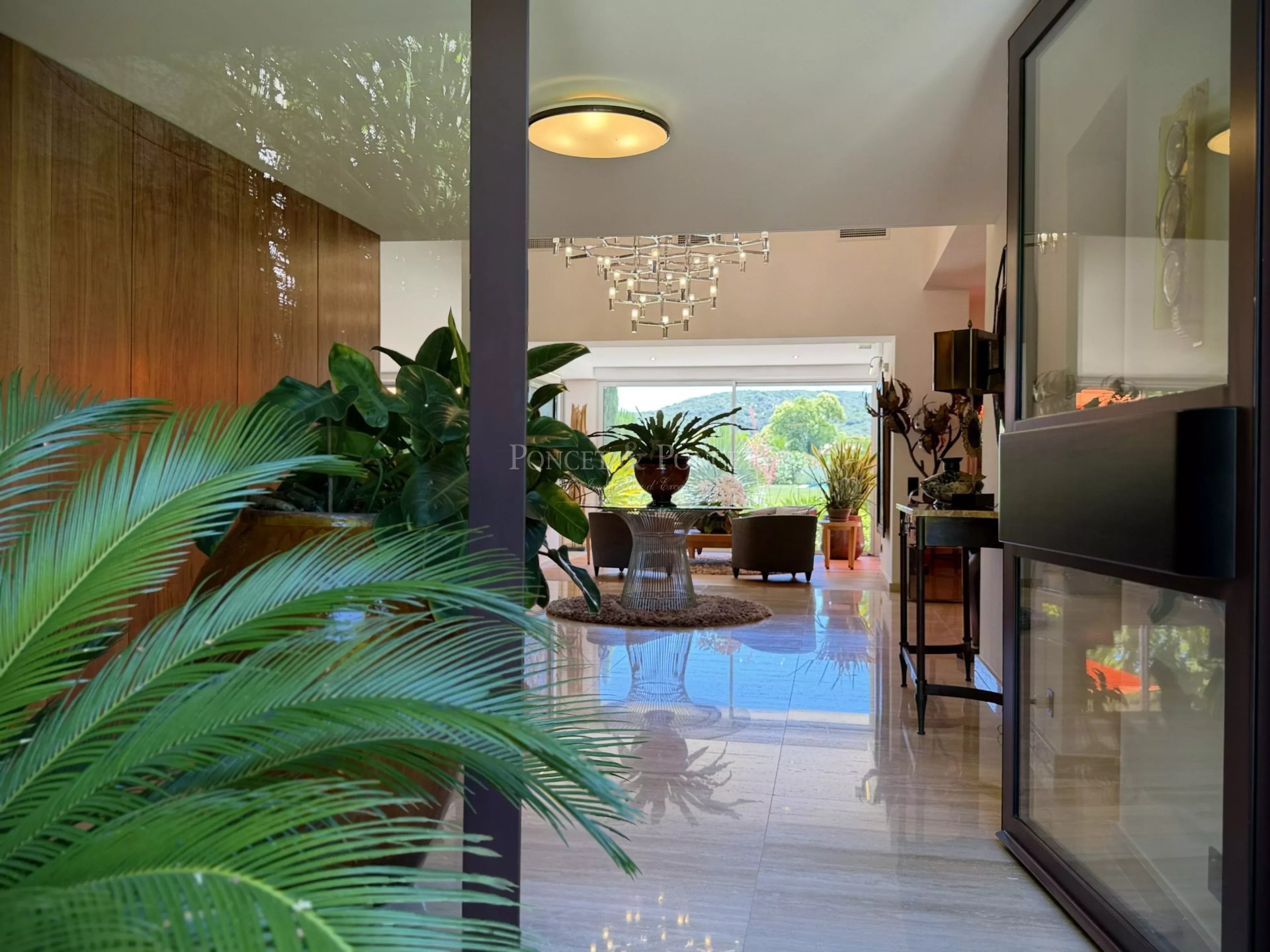 5 Bedroom Villa/Townhouse's Image 5