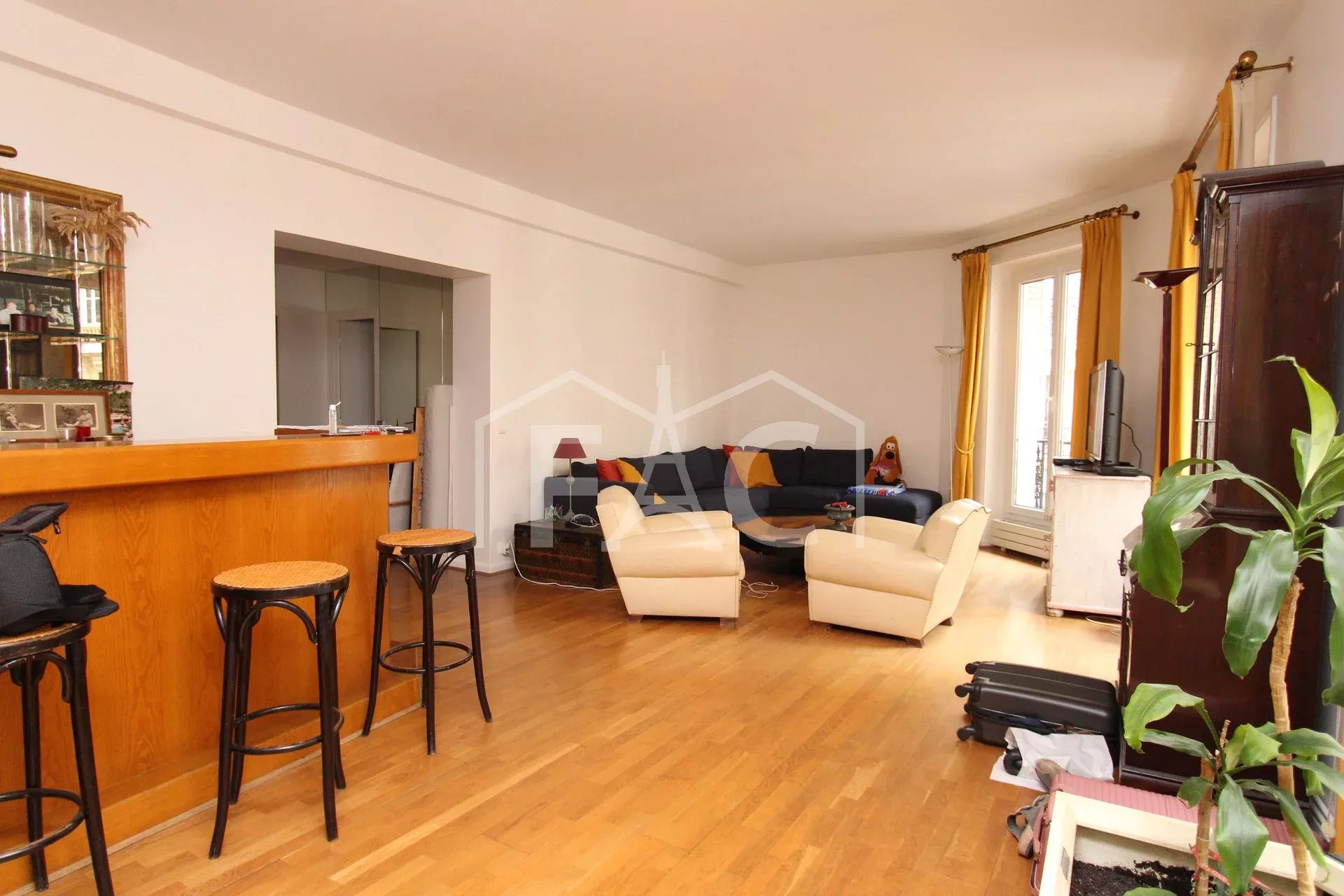 Salon Parquet Bar