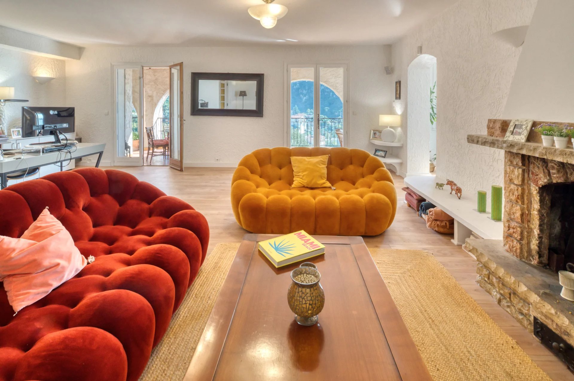 Èze – Villa de Prestige avec Vue Mer et Fort Potentiel – À 6 km de Monaco