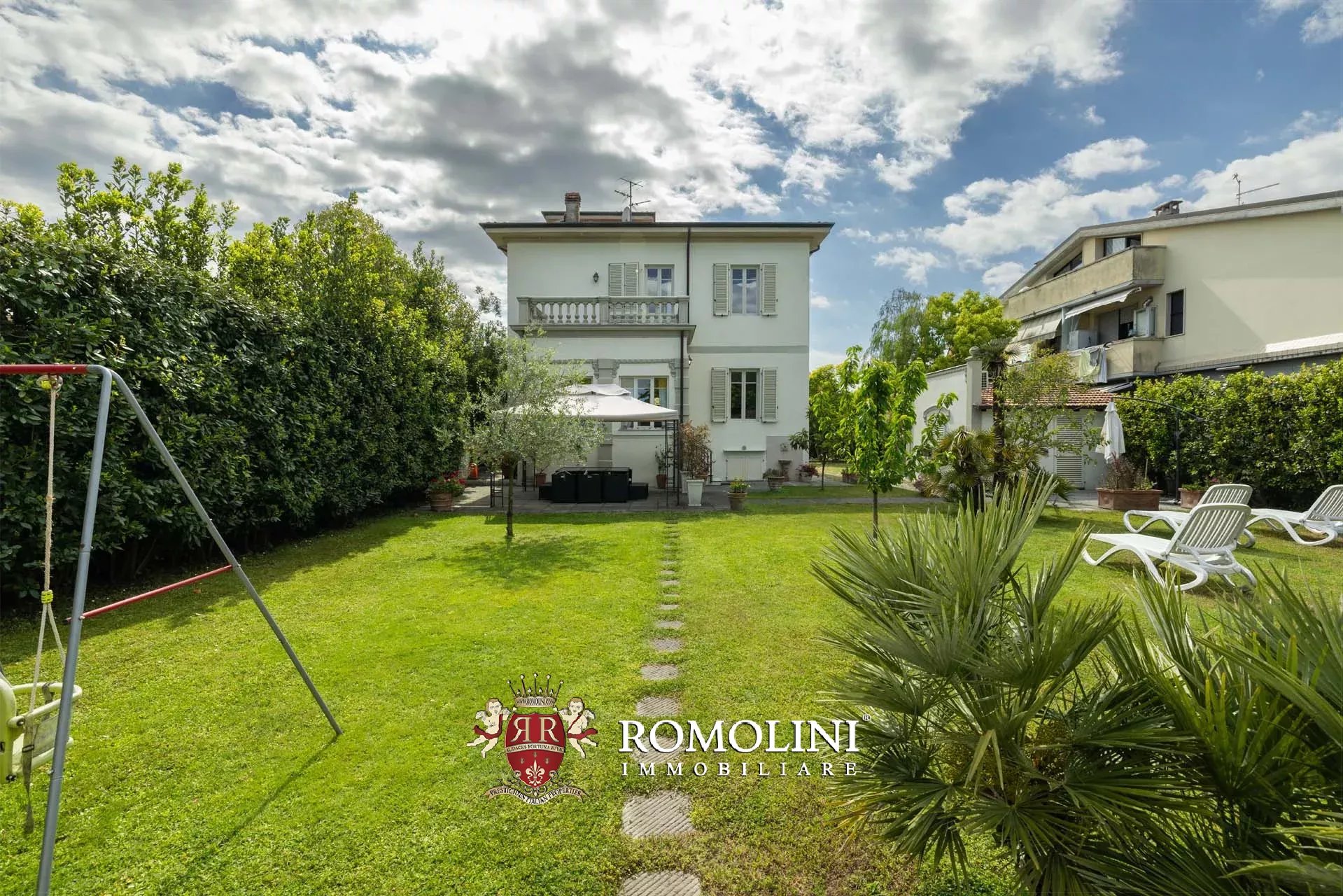 6 Bedroom Villa/Townhouse's Image 6