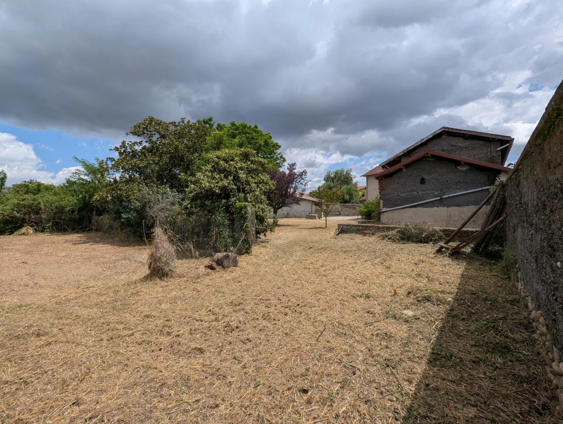 Terrain constructible 630 m2 Bancel