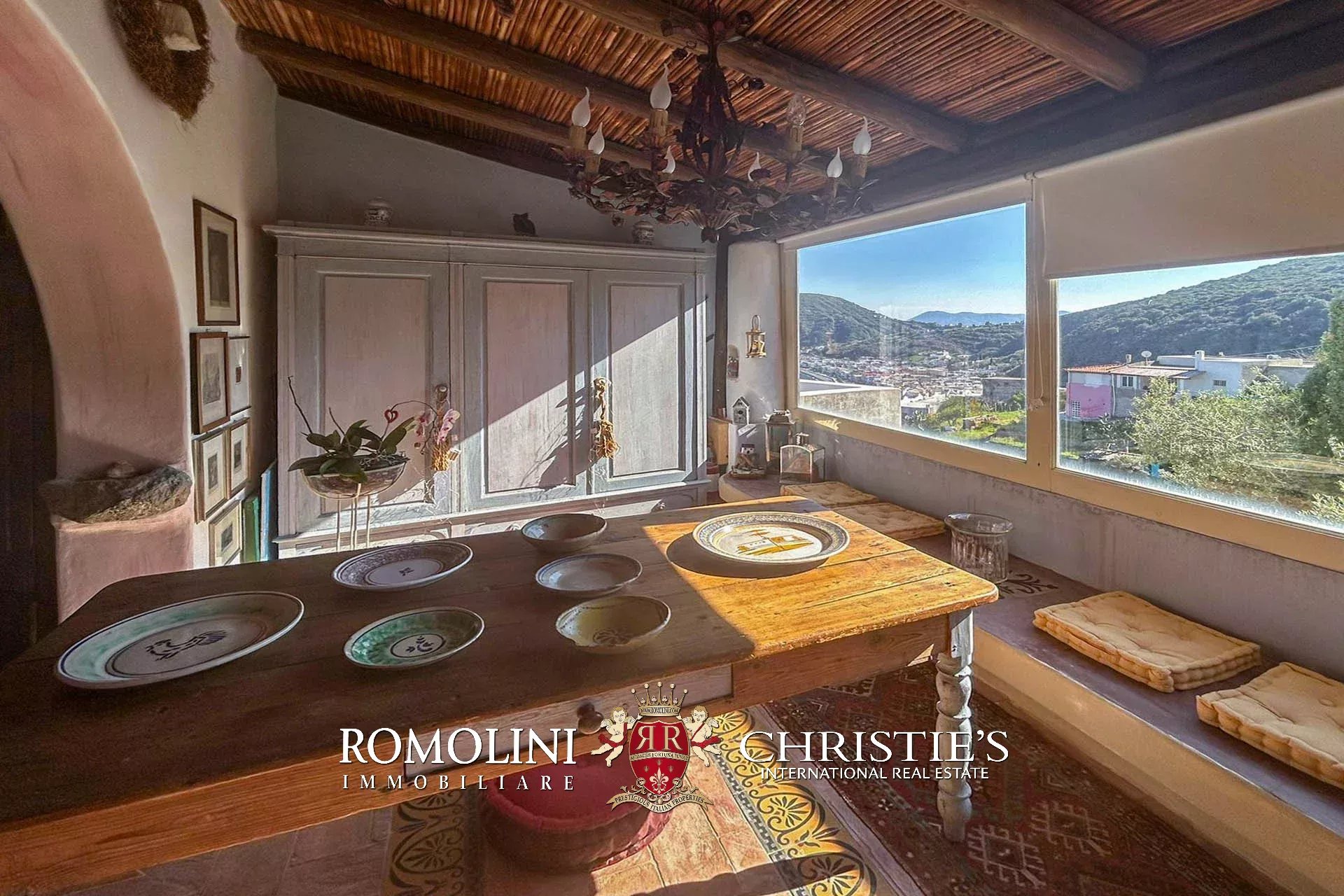 4 Bedroom Villa/Townhouse's Image 8