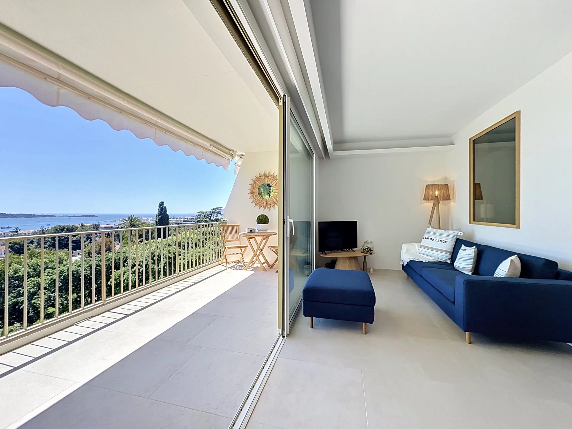 Modern 1-Bedroom Apartment with Panoramic Sea Views