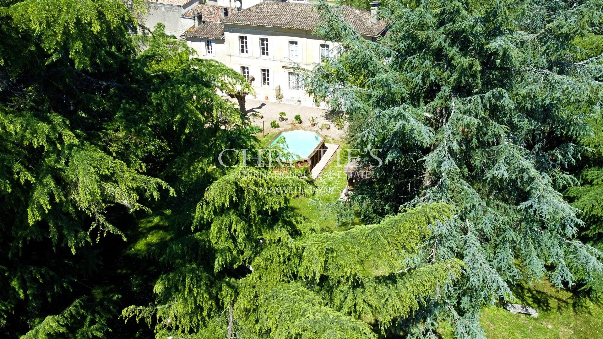 6 Bedroom Vineyard's Image 8
