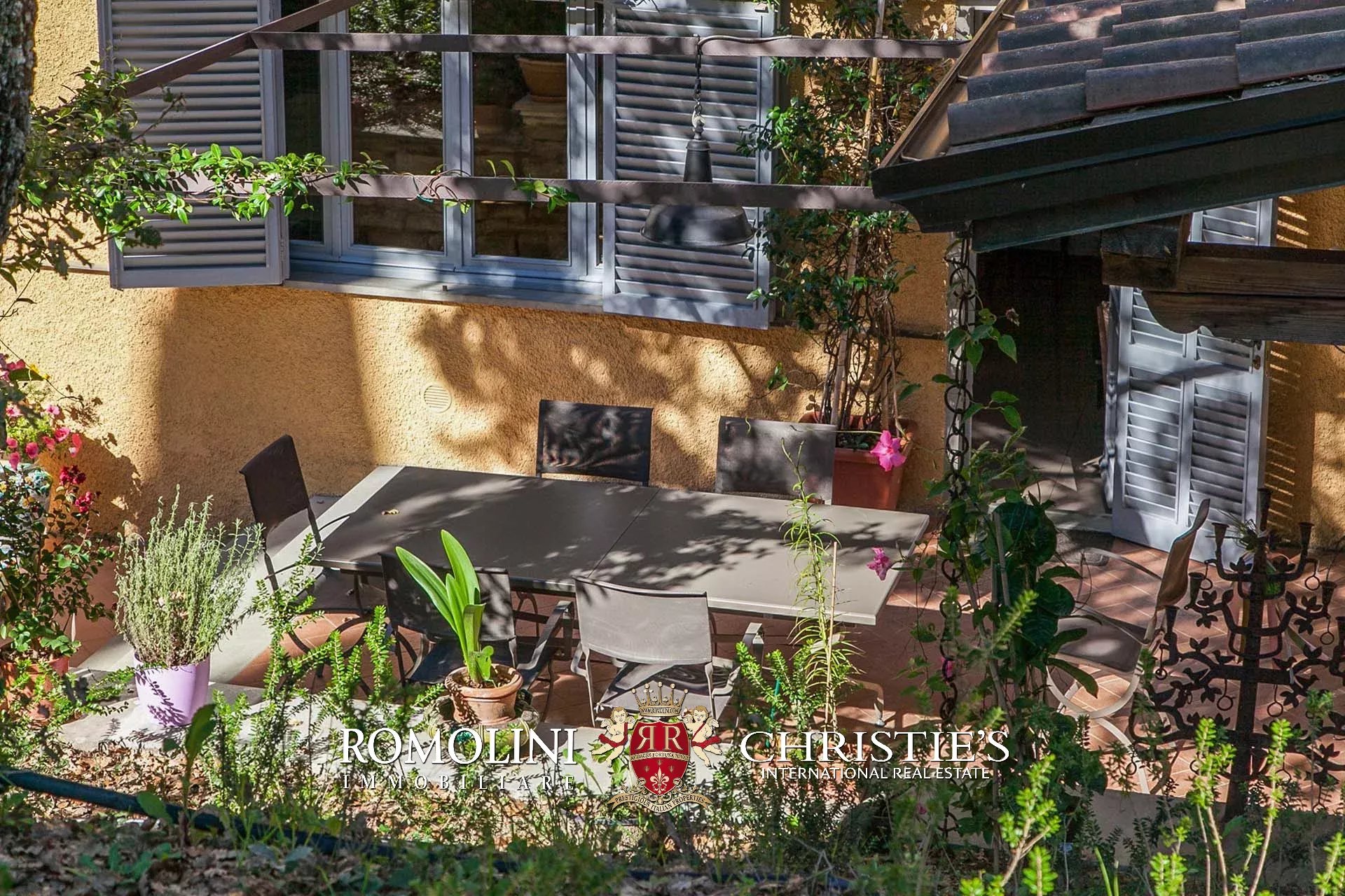 5 Bedroom Villa/Townhouse's Image 6