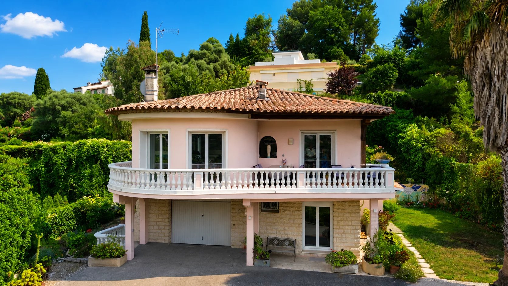 Image of Villa - 7 Bedrooms for Sale in Alpes-Maritimes-Vence-France, Image 4