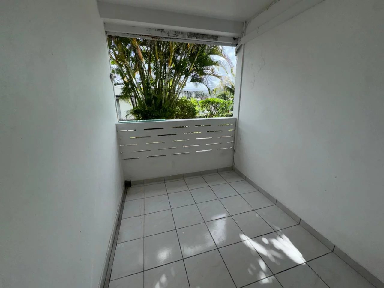 Loue Appt T3, Bas de Villa, Long Pré, Lamentin