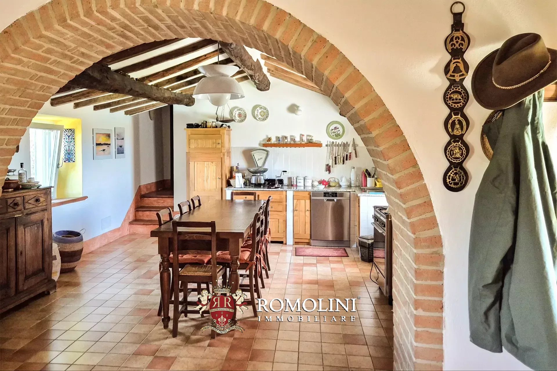 RUSTIC FARMHOUSE WITH POOL FOR SALE IN MOUNT AMIATA, MAREMMA