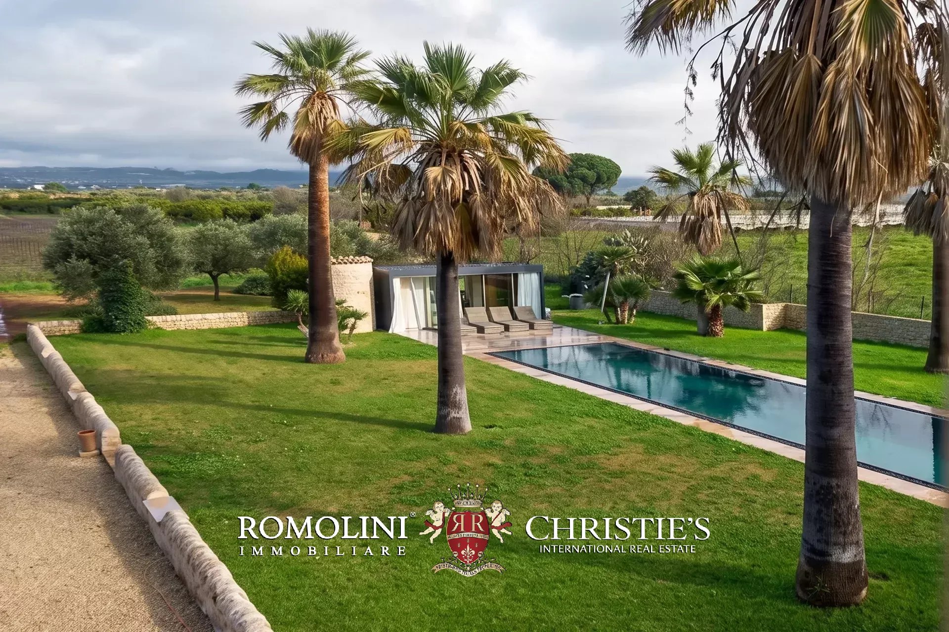 5 Bedroom Vineyard's Image 10