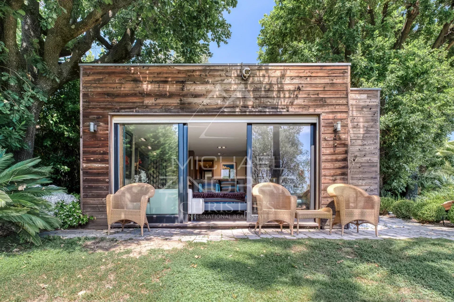 5 Bedroom Villa/Townhouse's Image 9