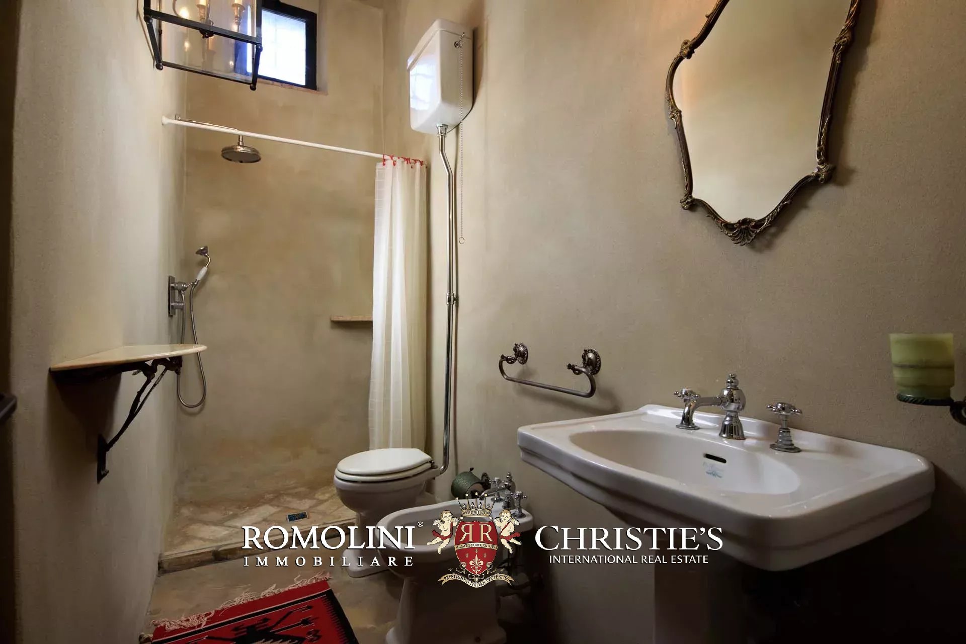 7 Bedroom Villa/Townhouse's Image 20