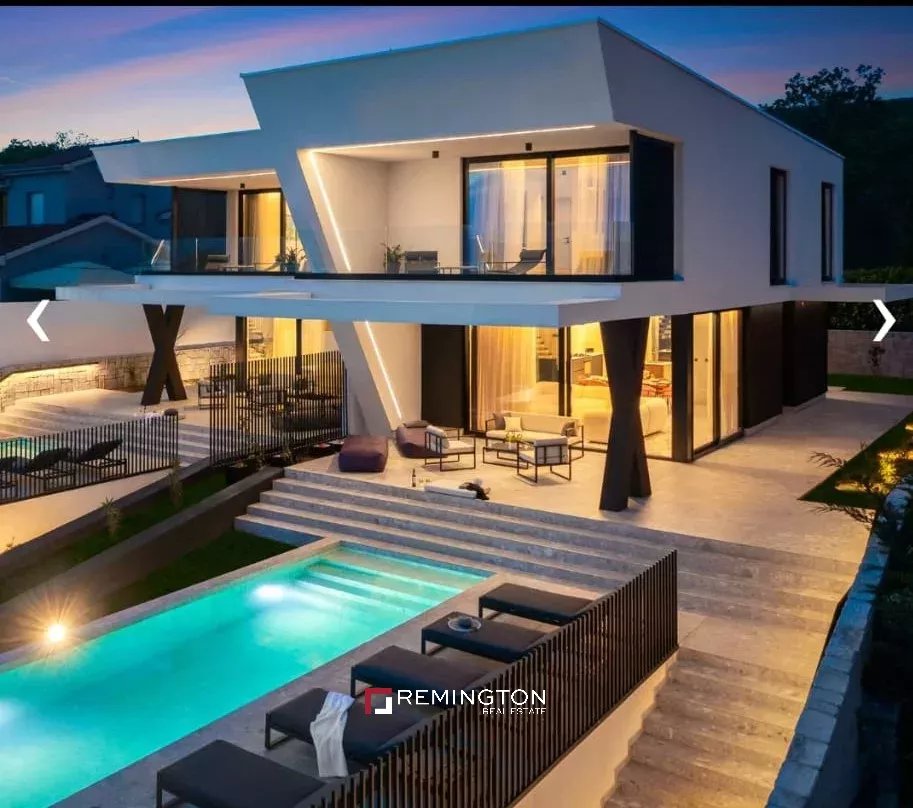 4 Bedroom Villa/Townhouse's Image 12