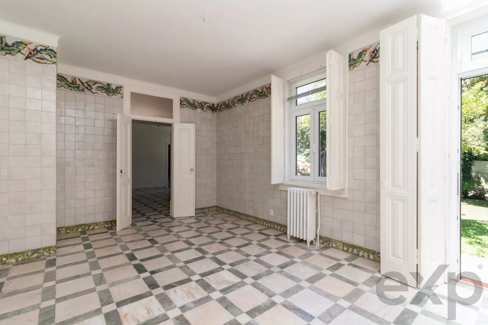 A 1909 Masterpiece: The Crown of Lisbon’s Hills 86119022 image 31