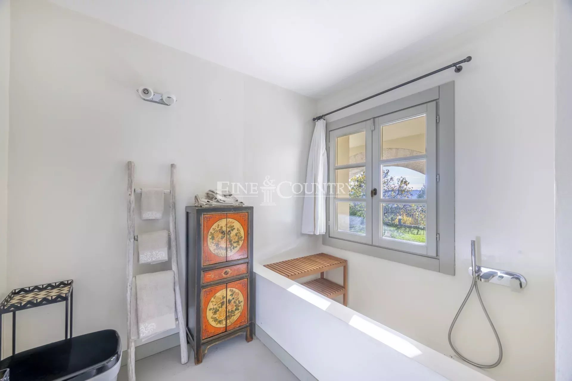 Photo of Villa for sale - Plascassier - Grasse