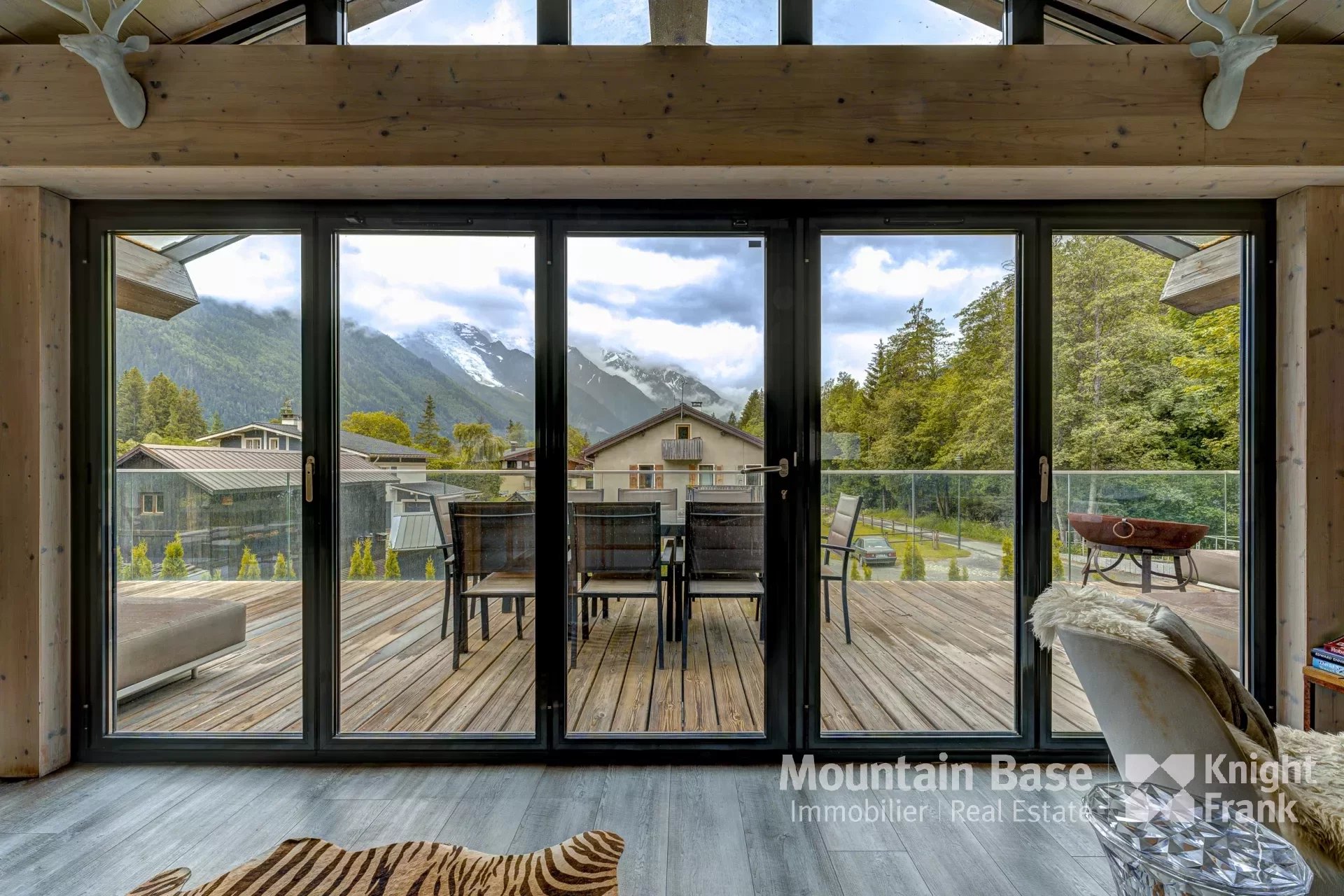 Photo of A modern 4-bedroom, 4-bathroom chalet in the popular location of Les Praz