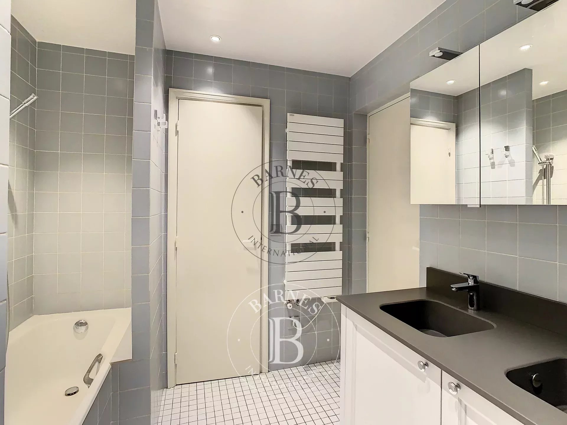 Daire Paris 8ème - picture 17