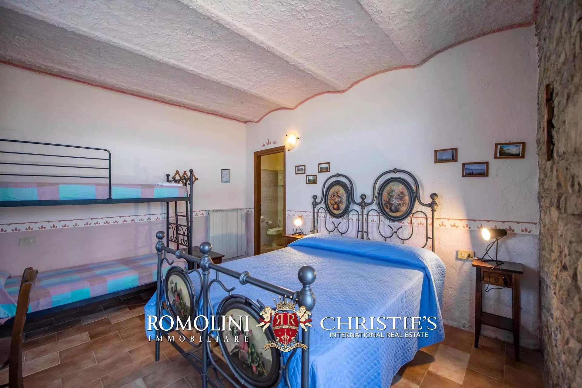 10 Bedroom Villa/Townhouse's Image 49