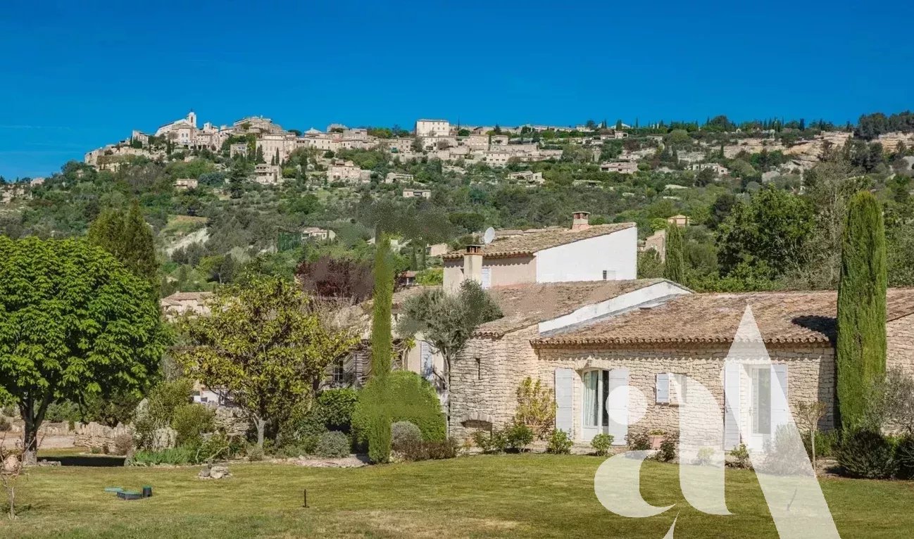 GORDES-PROPRIÉTÉ AVEC PISCINE ET VUE