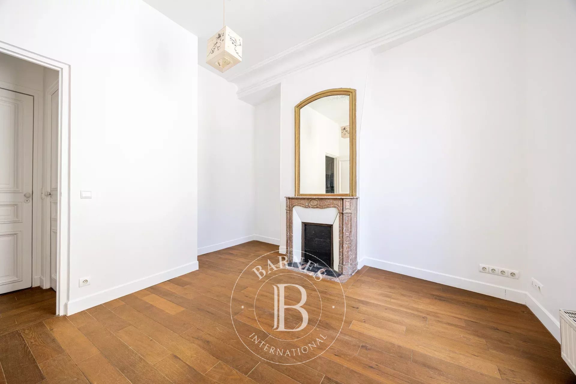 Apartment Paris 75008  -  ref 87184070 (picture 2)