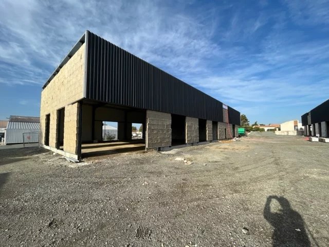 LOCAL COMMERCIAL - LES ESSARTS