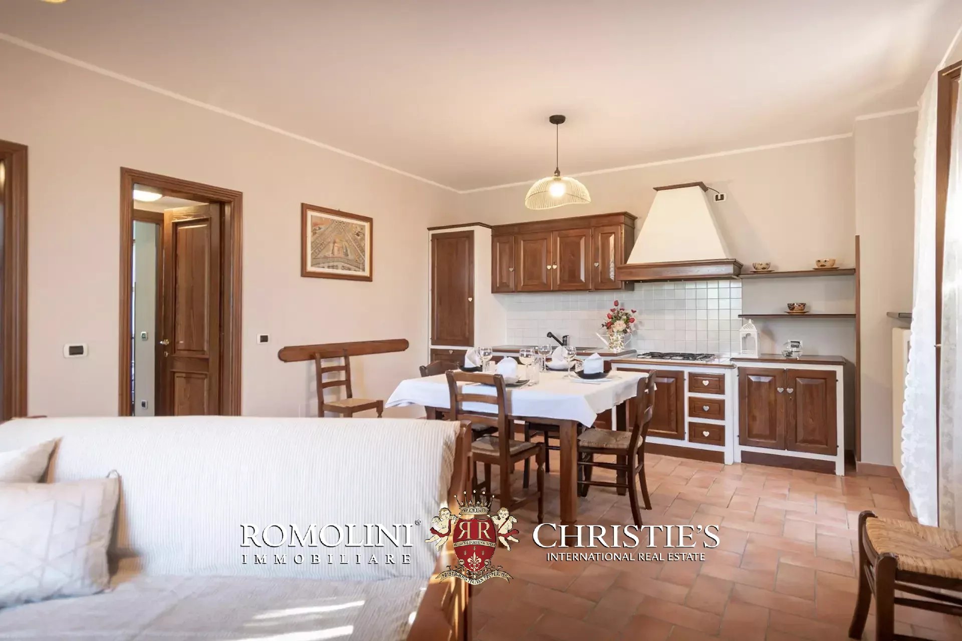 9 Bedroom Villa/Townhouse's Image 15